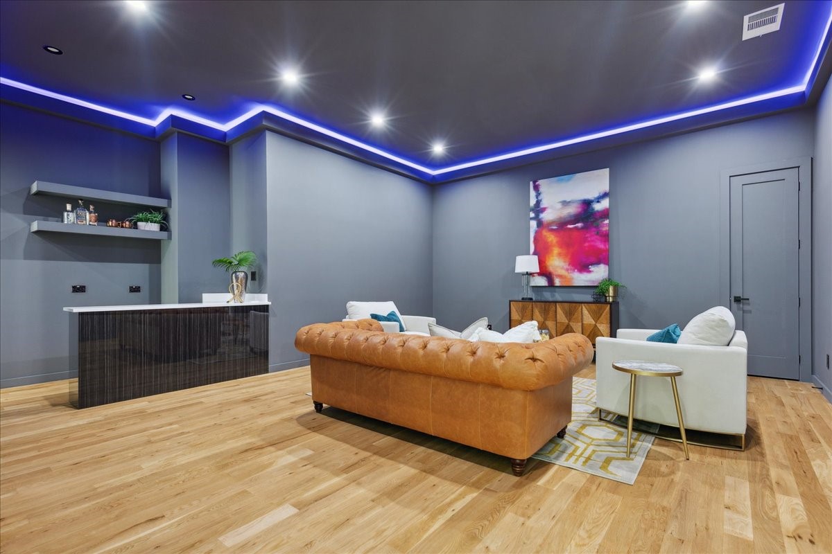 3828 Eaton Drive Dallas TX 75220