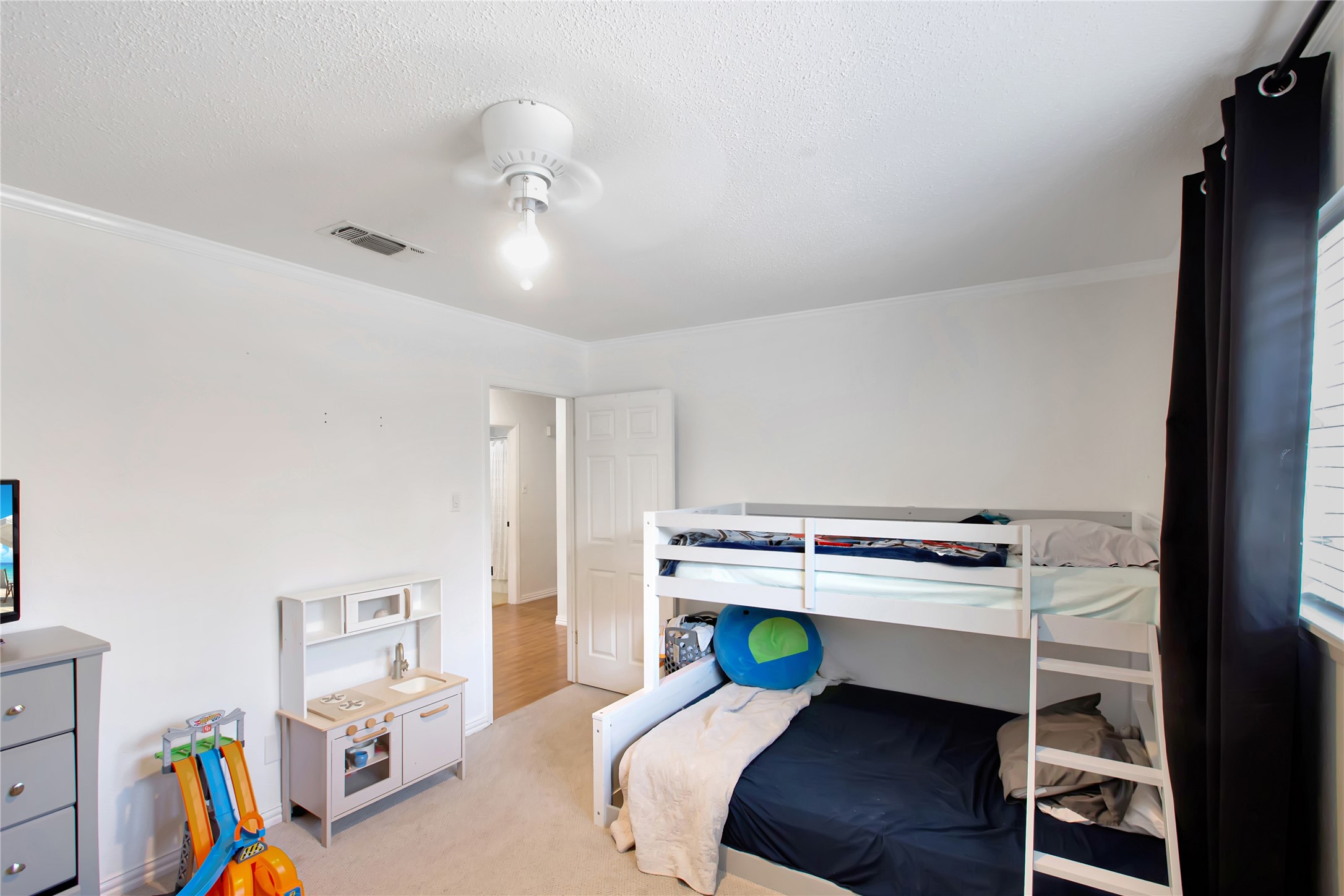 853 Royal Terrace Hurst TX 76053