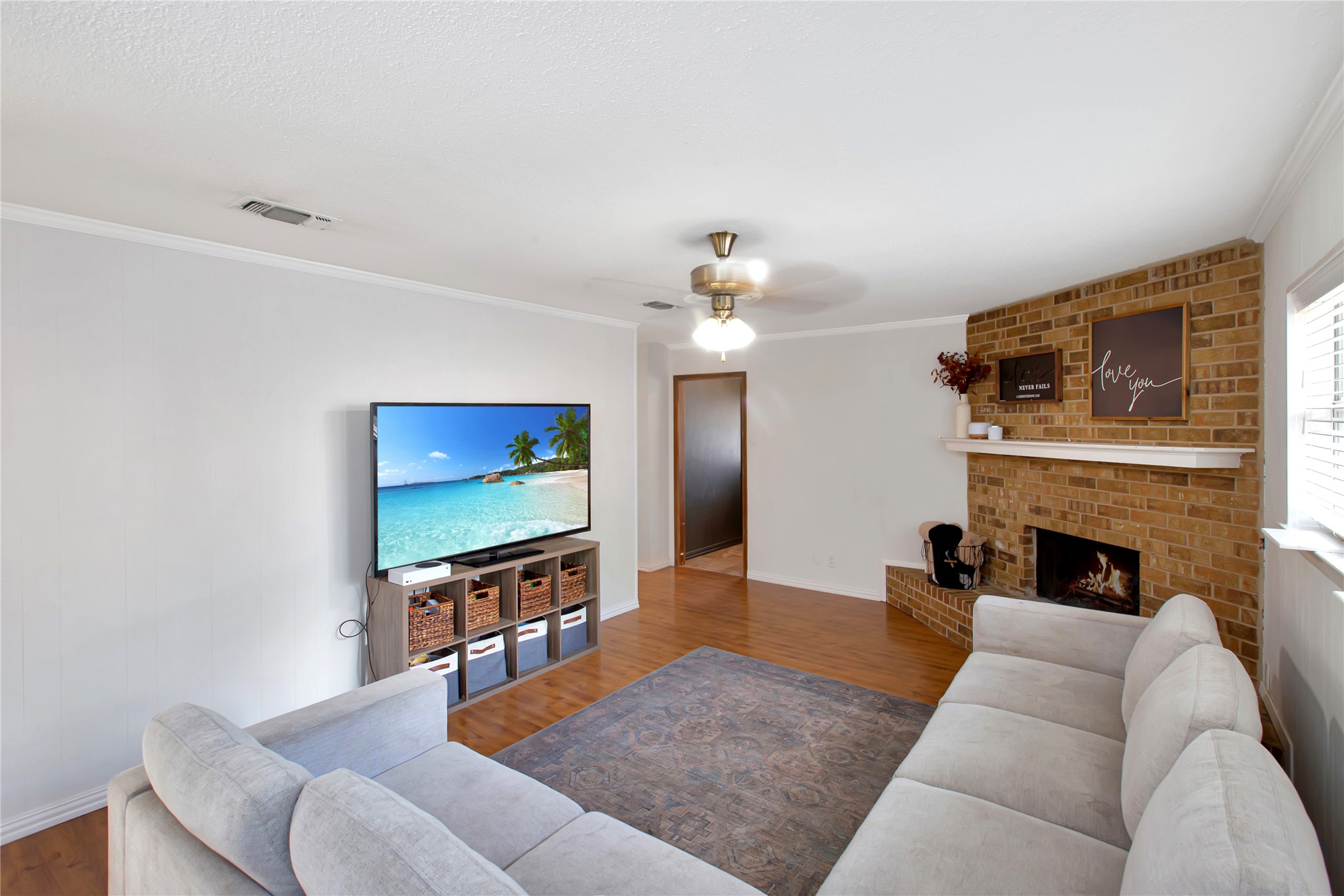 853 Royal Terrace Hurst TX 76053