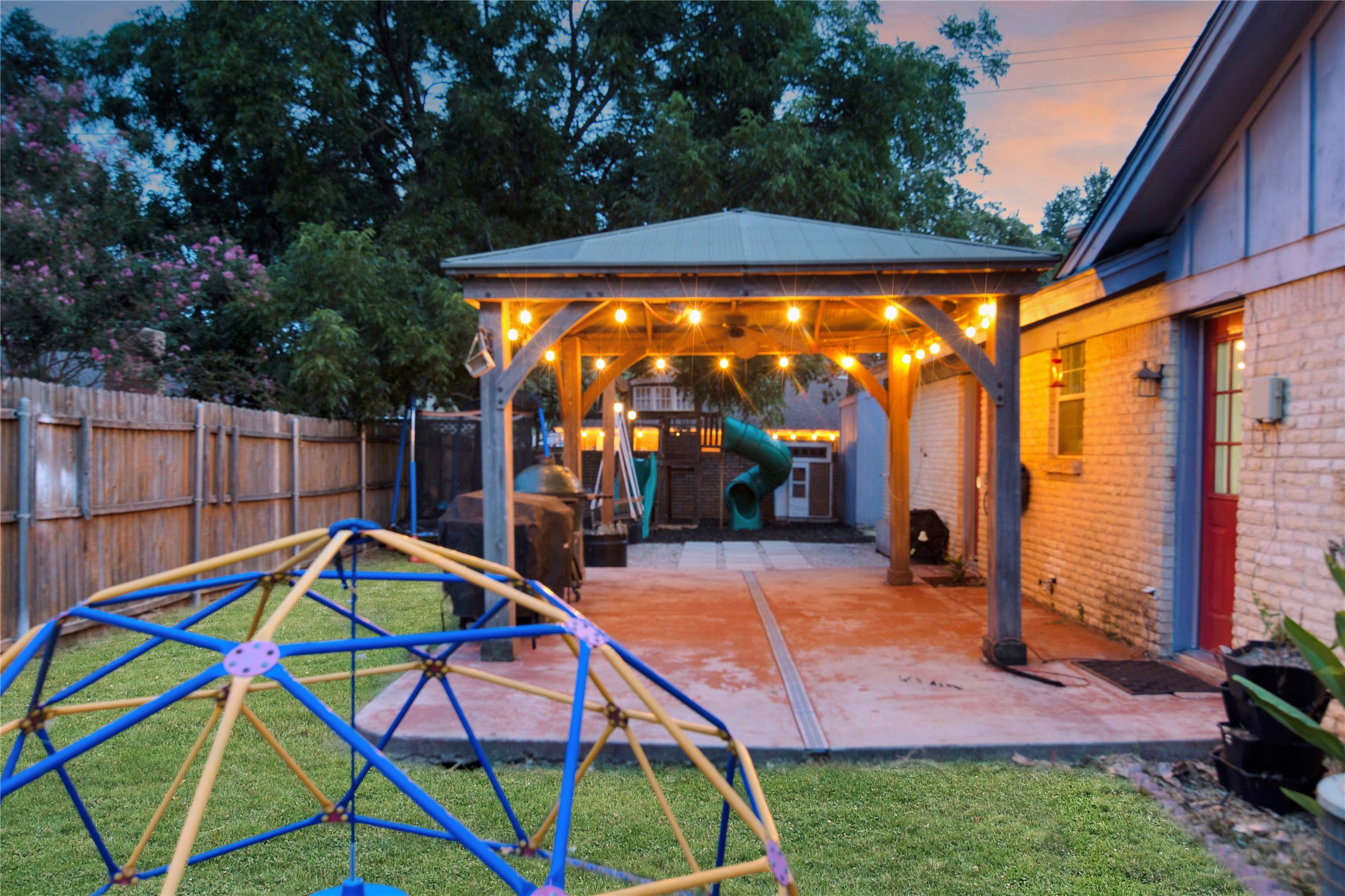 853 Royal Terrace Hurst TX 76053