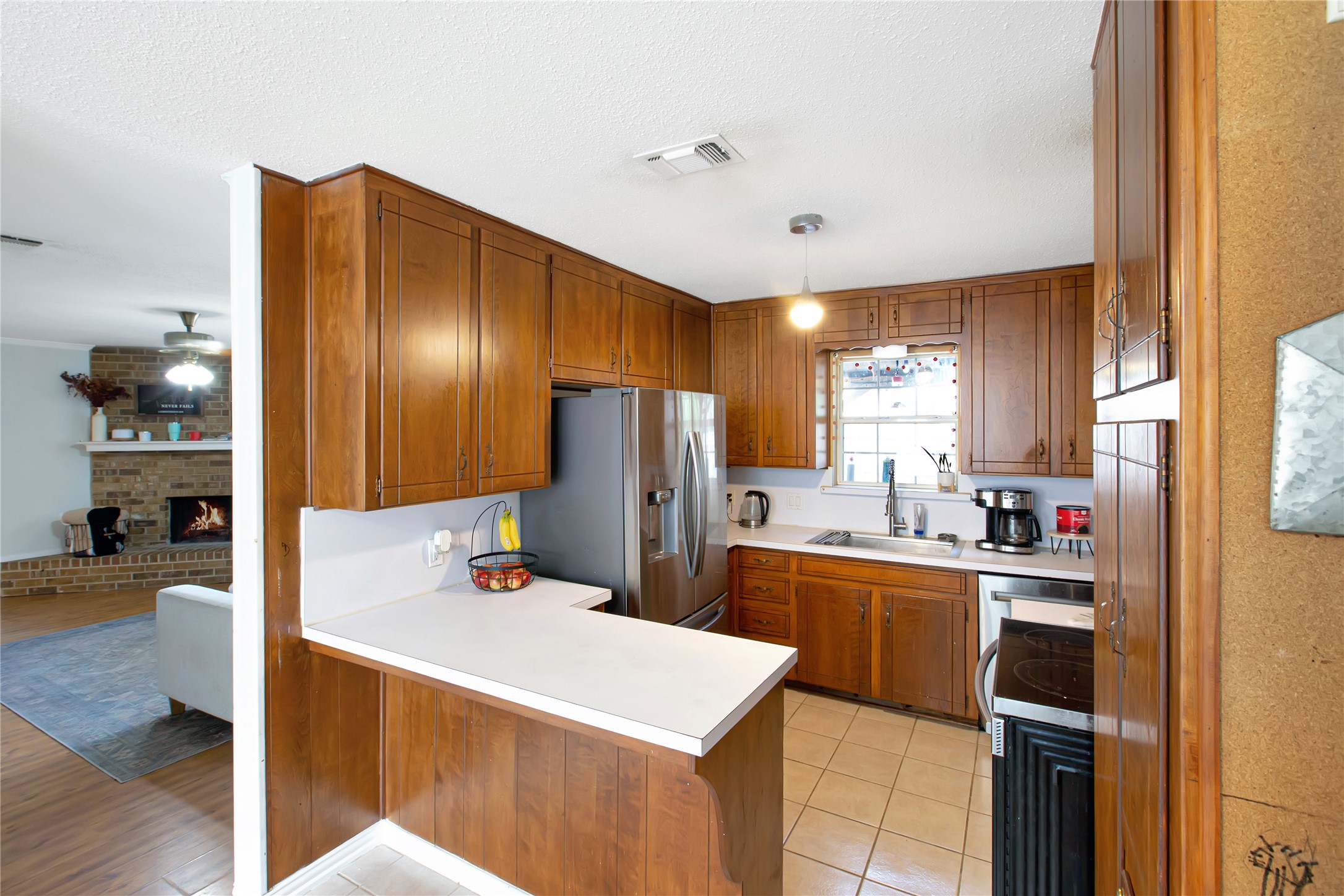 853 Royal Terrace Hurst TX 76053