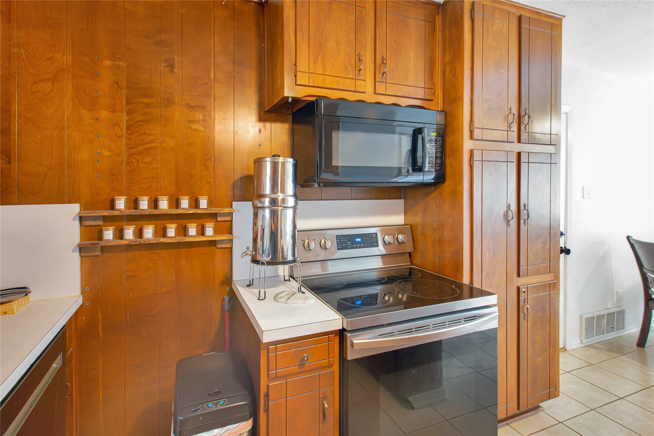 853 Royal Terrace Hurst TX 76053