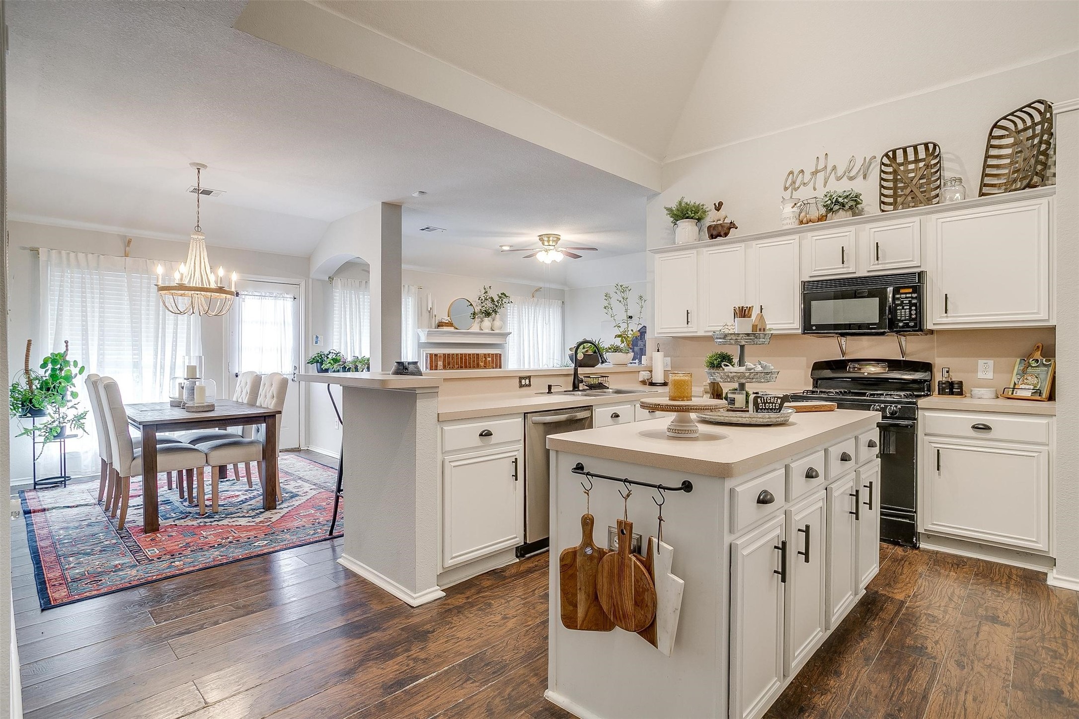 9801 Pack Saddle Trail Fort Worth TX 76108