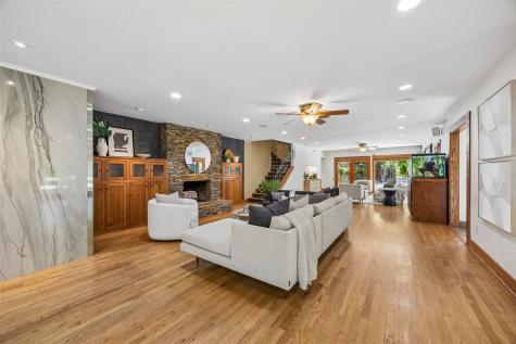 404 W Greenbriar Lane Dallas TX 75208