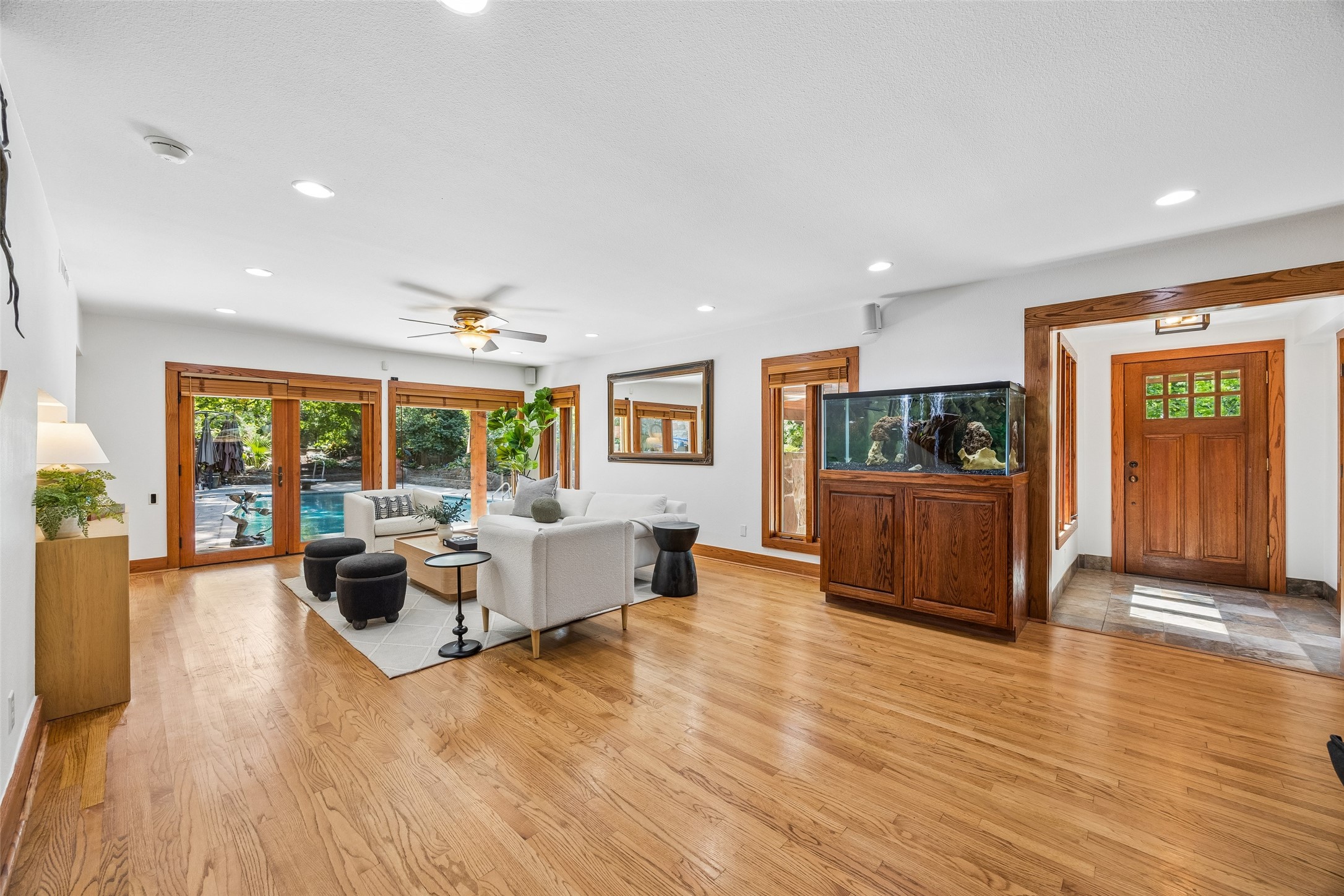 404 W Greenbriar Lane Dallas TX 75208
