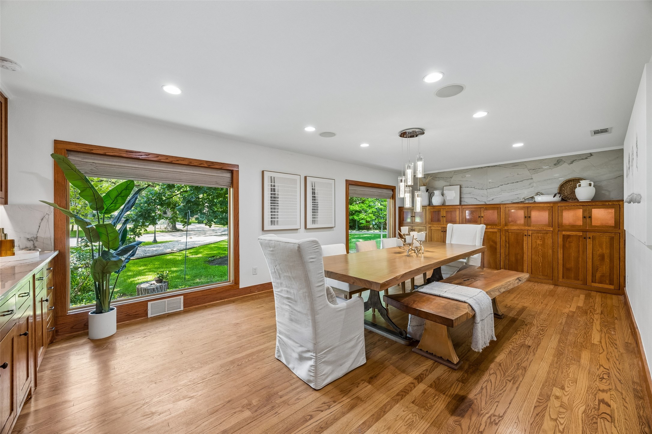 404 W Greenbriar Lane Dallas TX 75208