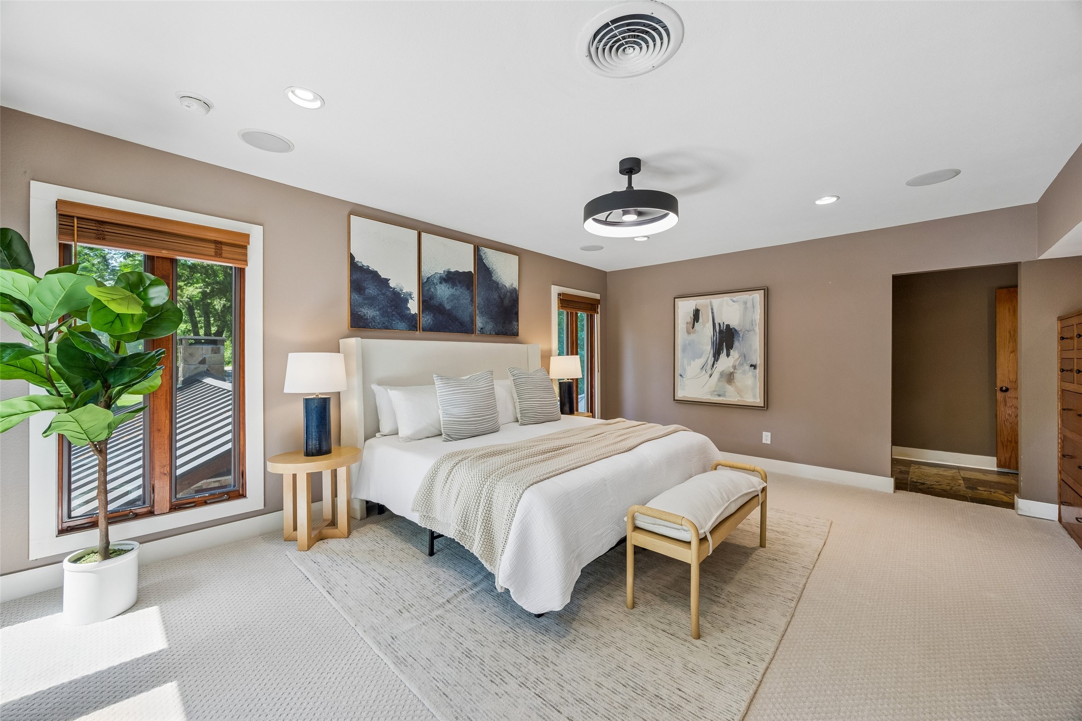 404 W Greenbriar Lane Dallas TX 75208
