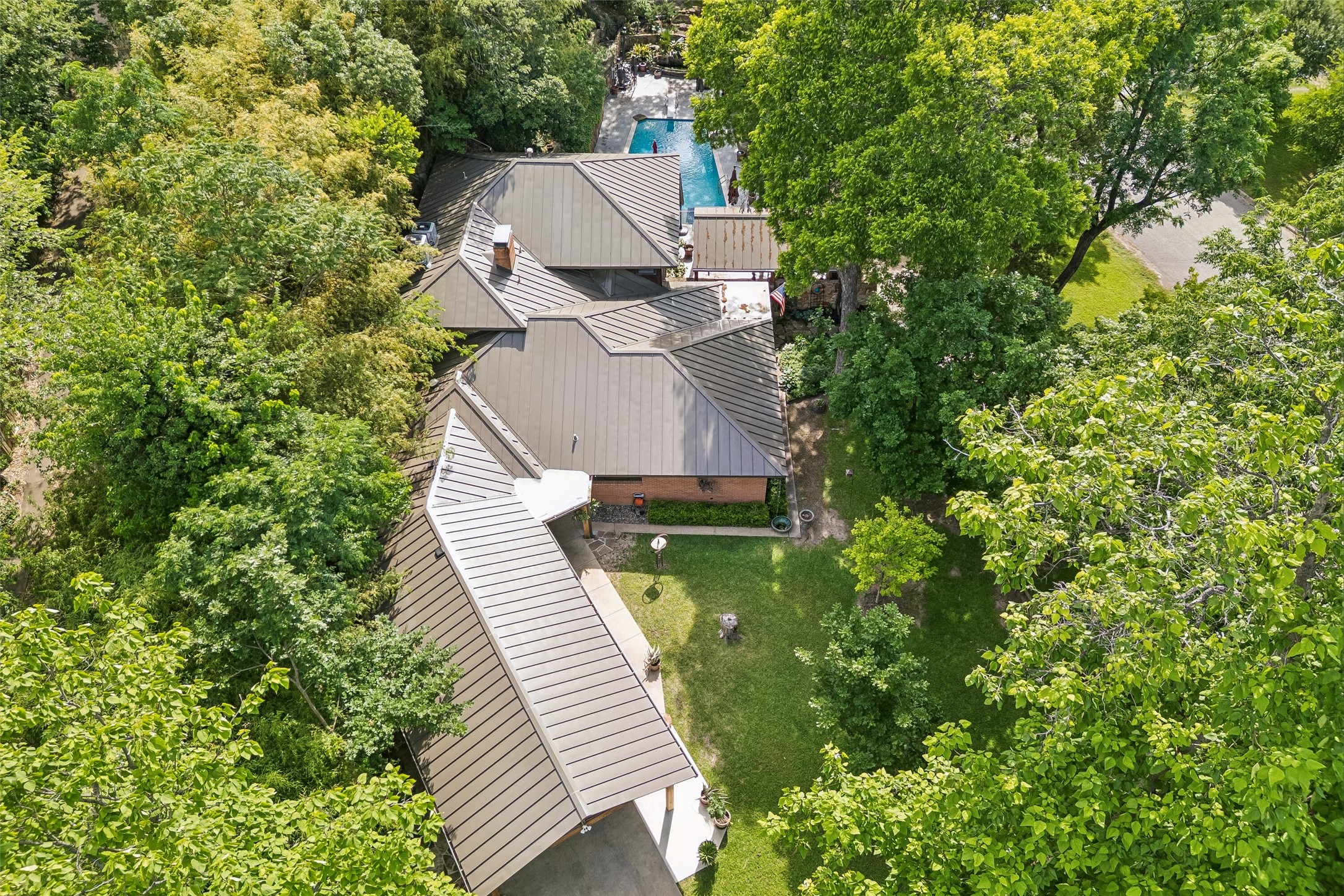 404 W Greenbriar Lane Dallas TX 75208