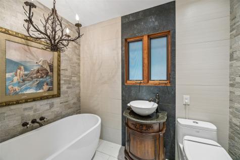 404 W Greenbriar Lane Dallas TX 75208
