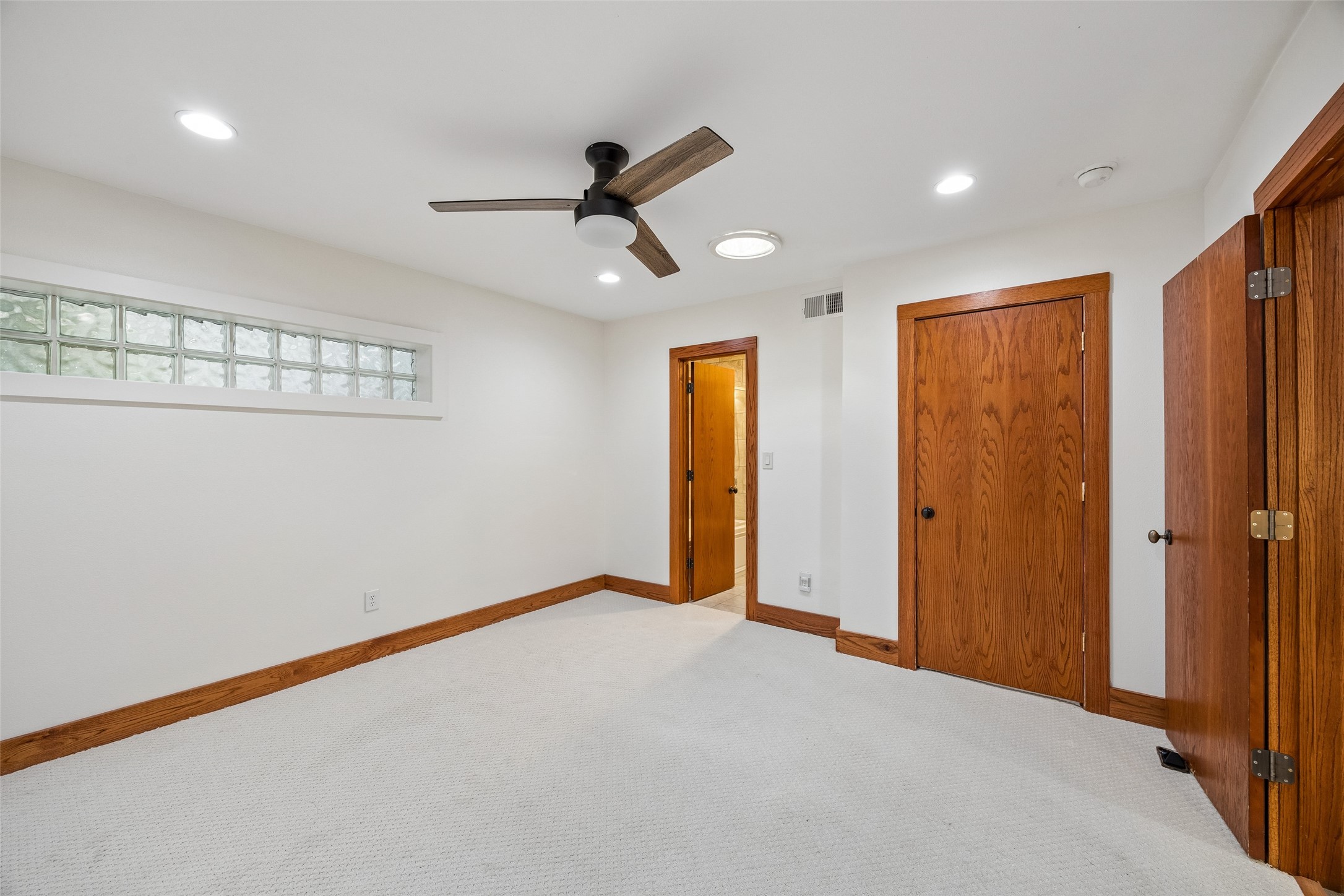 404 W Greenbriar Lane Dallas TX 75208