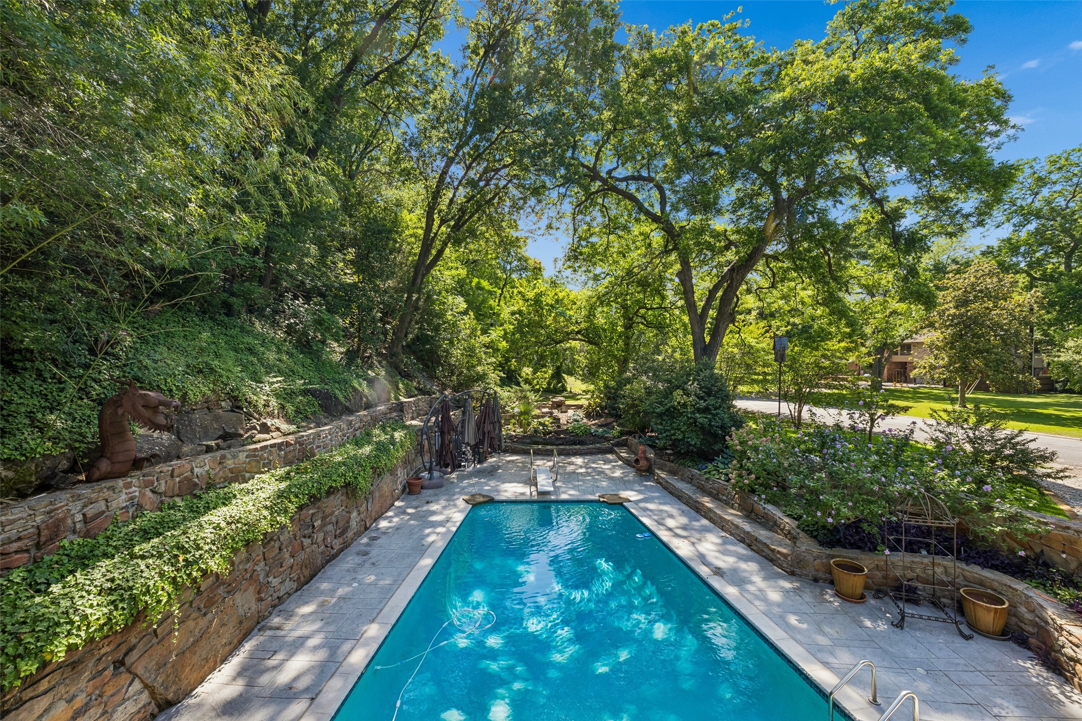 404 W Greenbriar Lane Dallas TX 75208