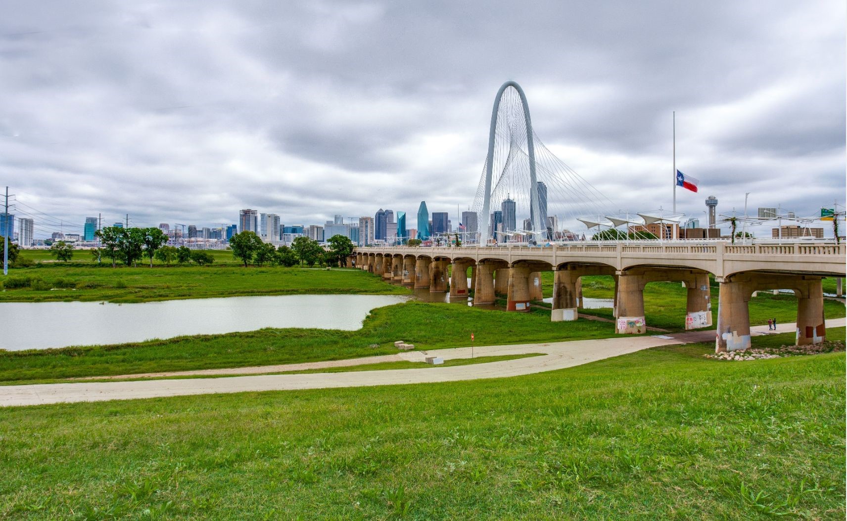 404 W Greenbriar Lane Dallas TX 75208