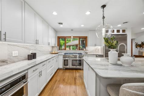404 W Greenbriar Lane Dallas TX 75208