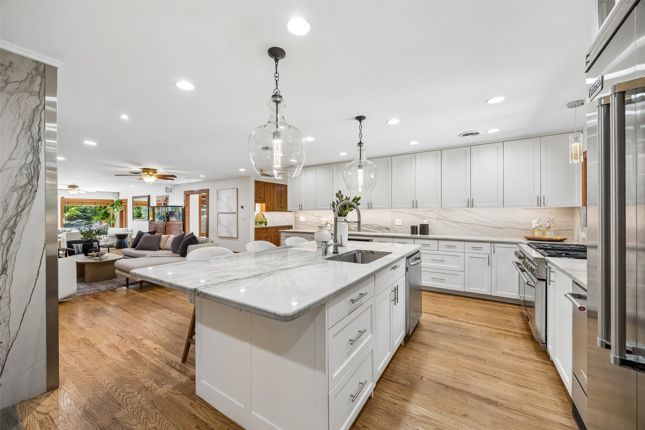 404 W Greenbriar Lane Dallas TX 75208