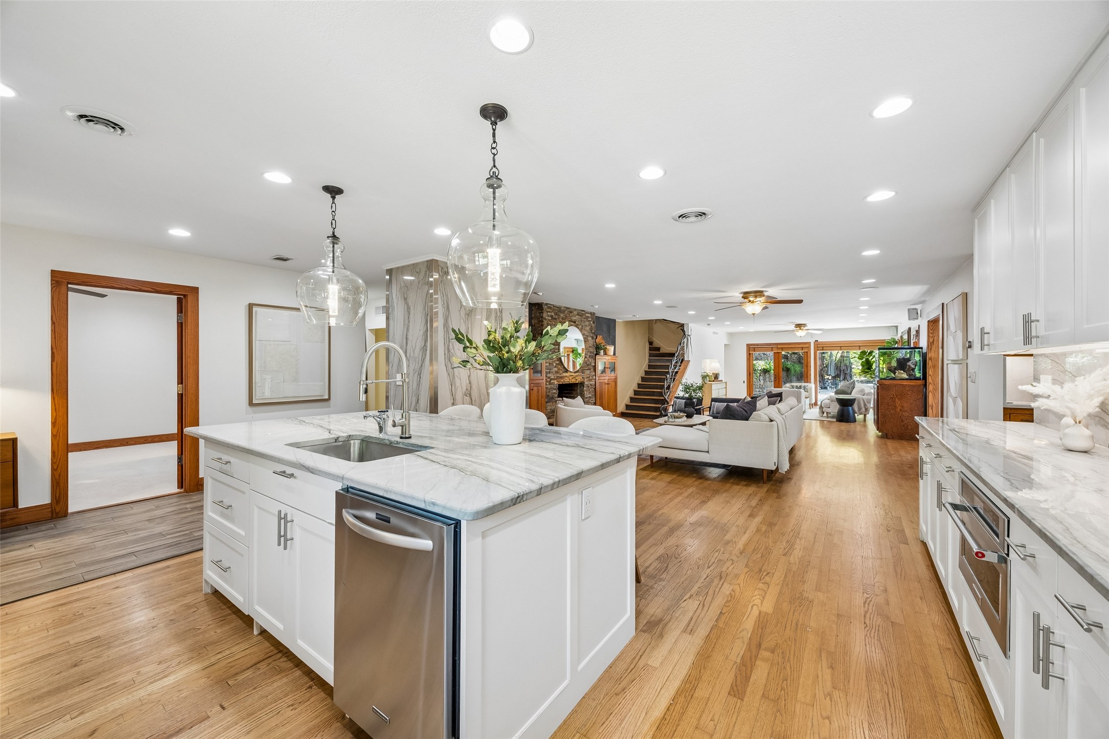 404 W Greenbriar Lane Dallas TX 75208