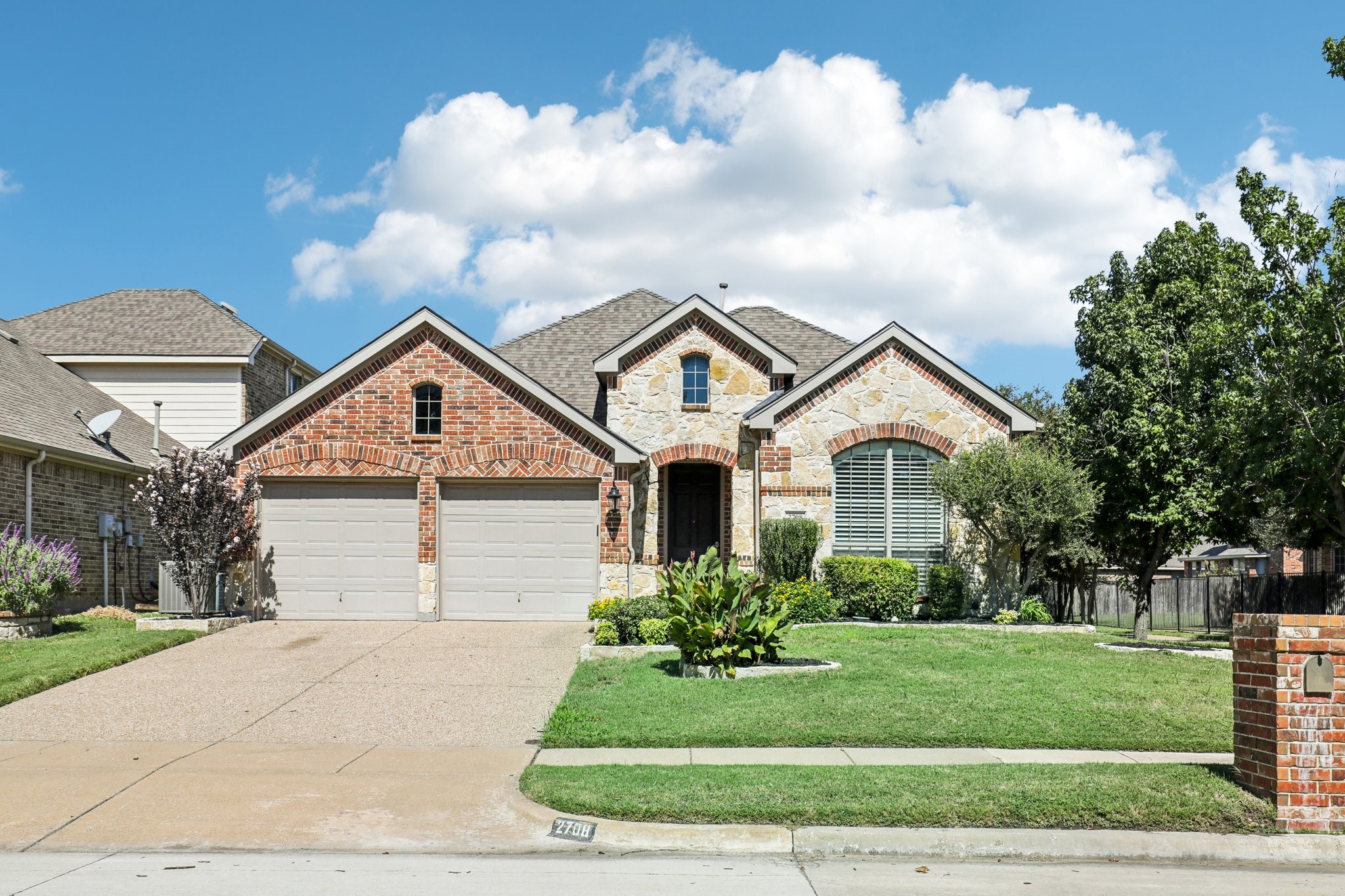 2708 Cove Drive Grand Prairie TX 75054