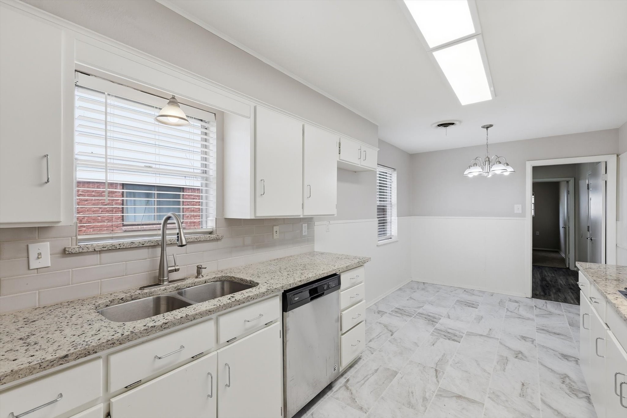 713 Waggoner Drive Arlington TX 76013