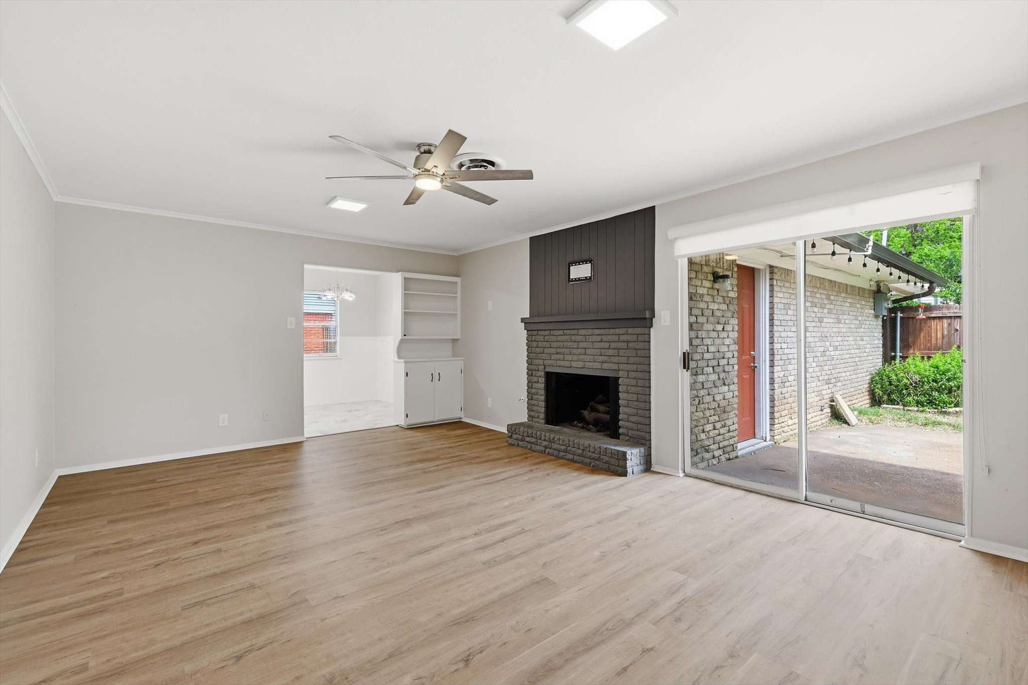 713 Waggoner Drive Arlington TX 76013