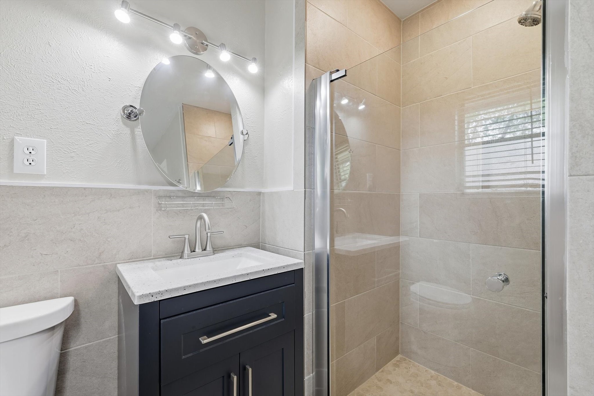 713 Waggoner Drive Arlington TX 76013