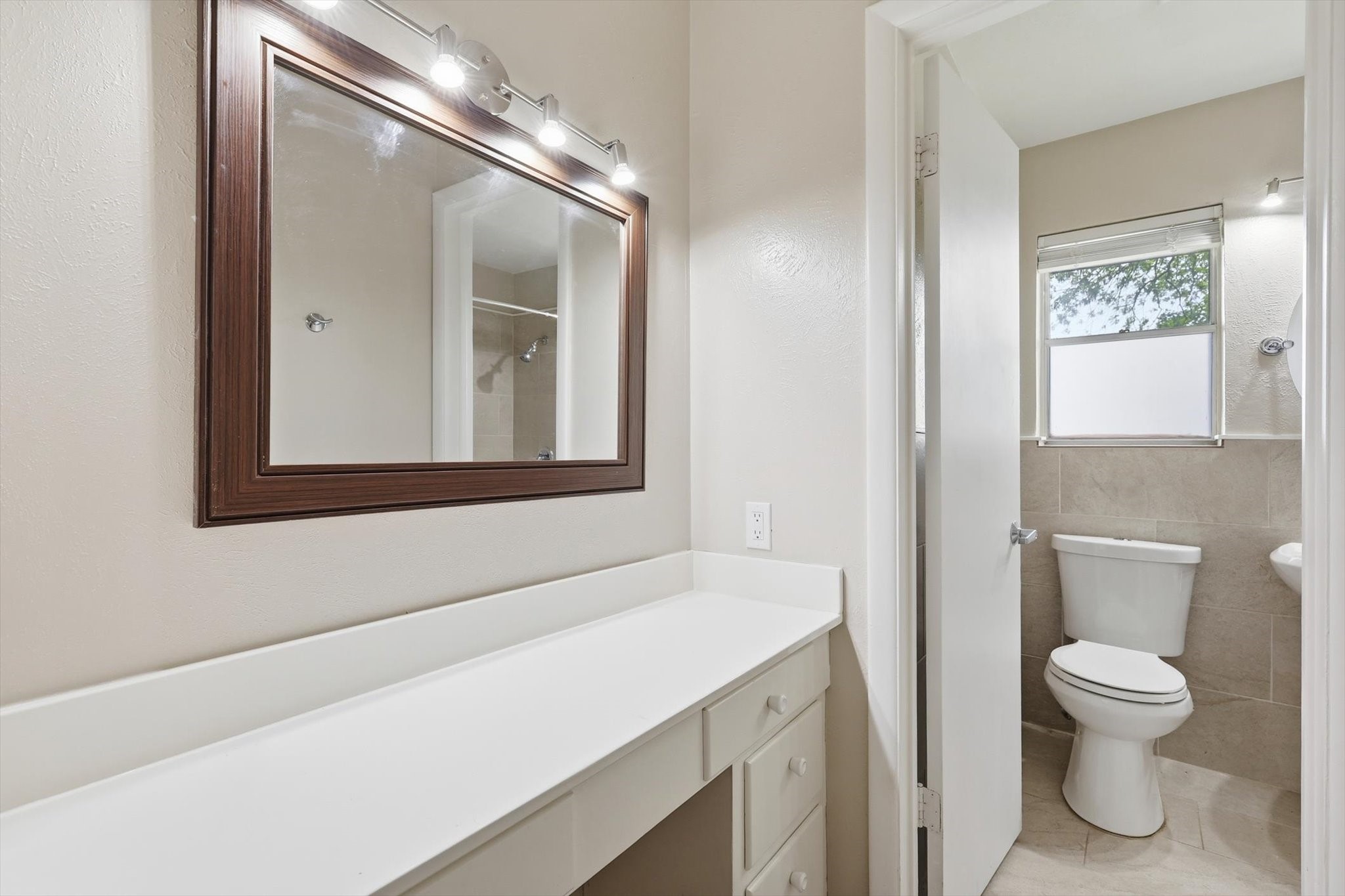 713 Waggoner Drive Arlington TX 76013