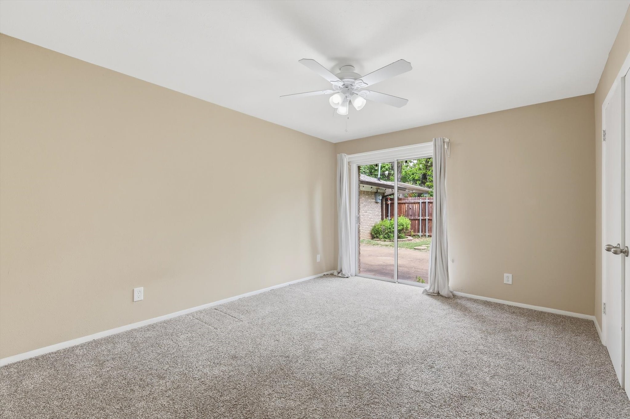 713 Waggoner Drive Arlington TX 76013