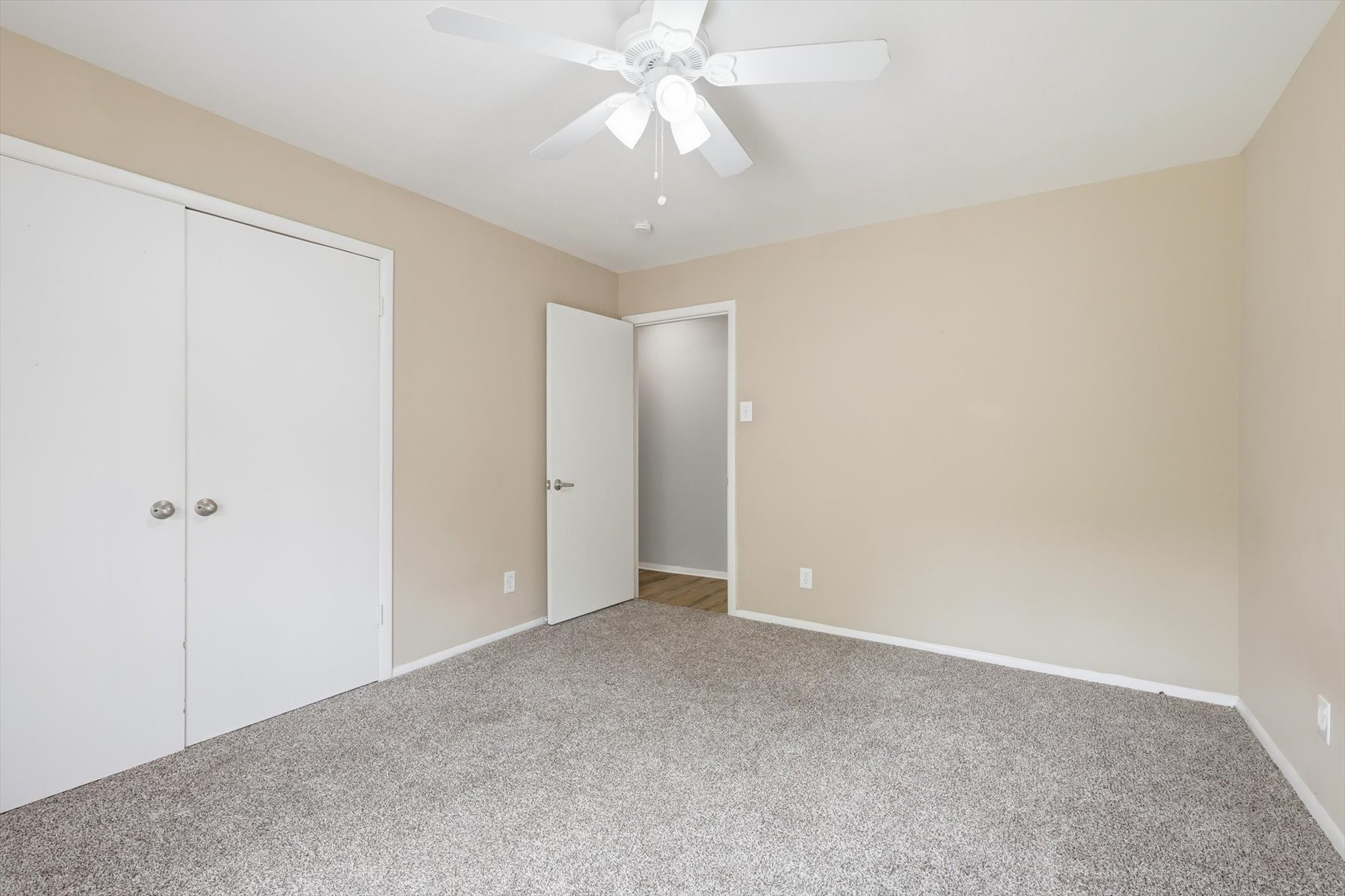 713 Waggoner Drive Arlington TX 76013