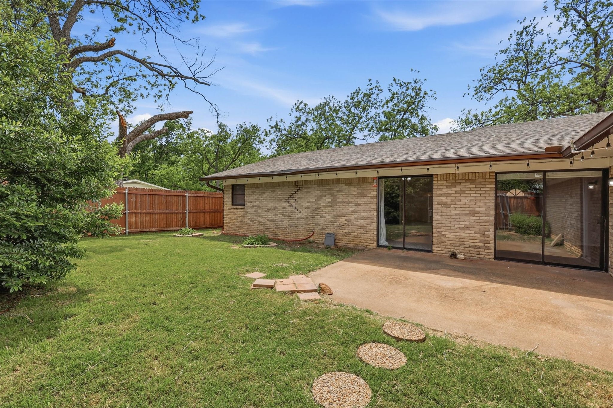 713 Waggoner Drive Arlington TX 76013