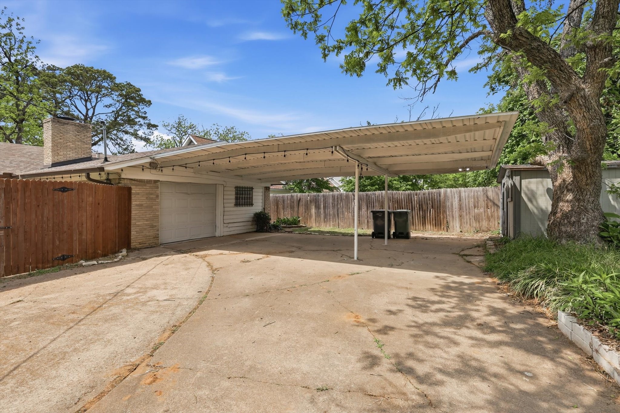 713 Waggoner Drive Arlington TX 76013