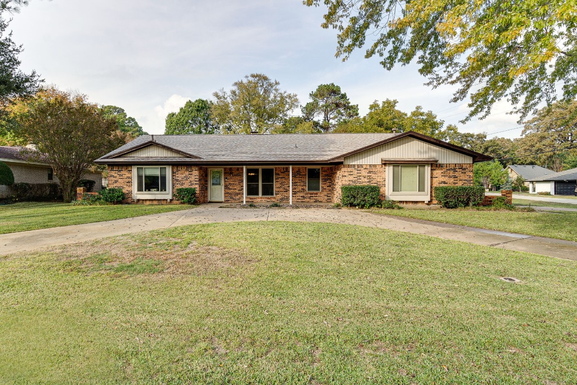 2102 Forest Hills Road Grapevine TX 76051