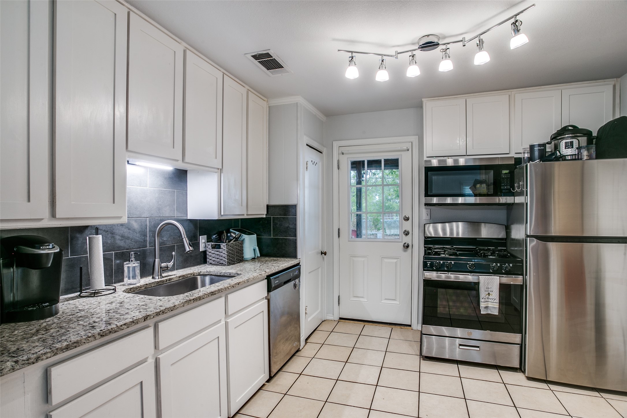 3244 Sandage Avenue Fort Worth TX 76109
