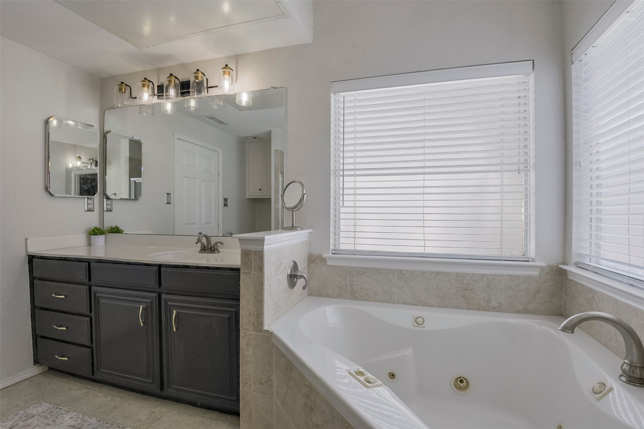 7611 Ledbetter Road Arlington TX 76001