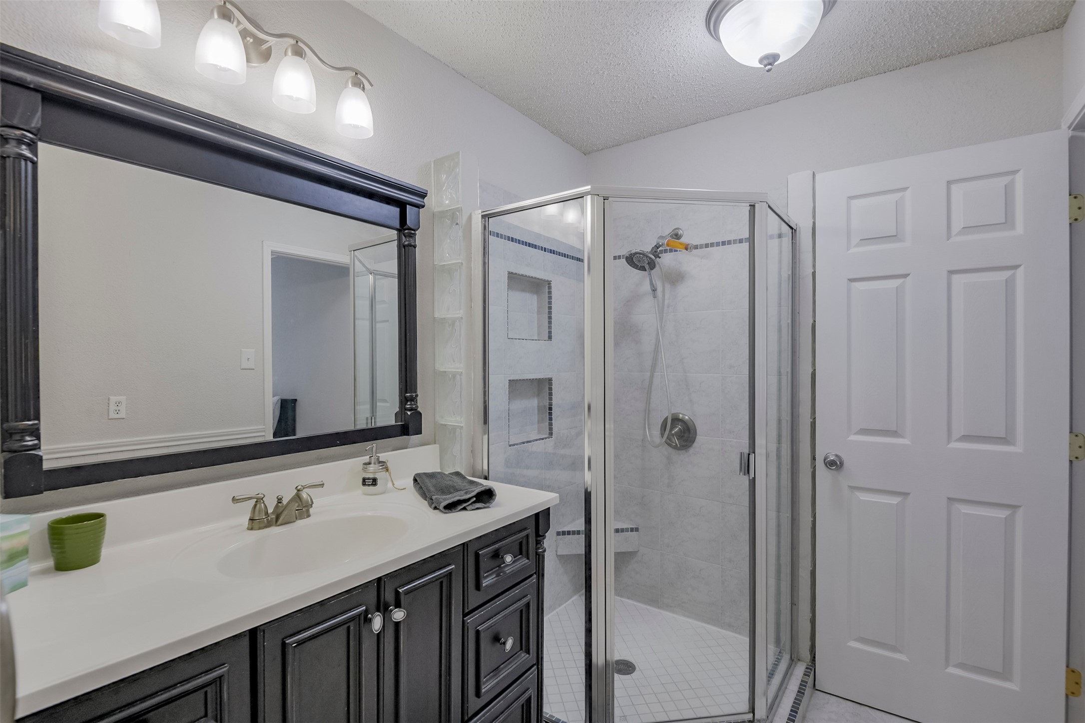 7611 Ledbetter Road Arlington TX 76001