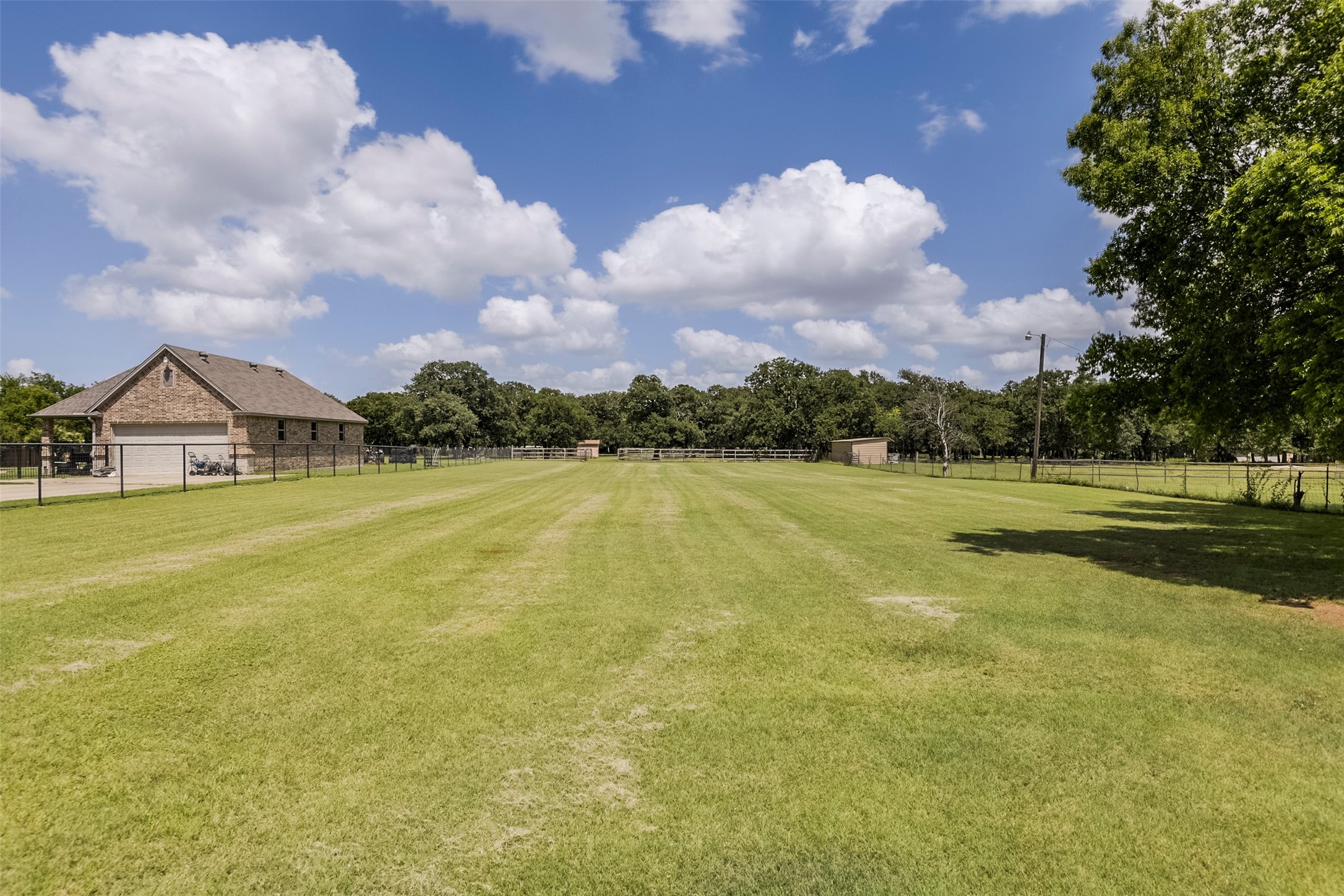 7611 Ledbetter Road Arlington TX 76001