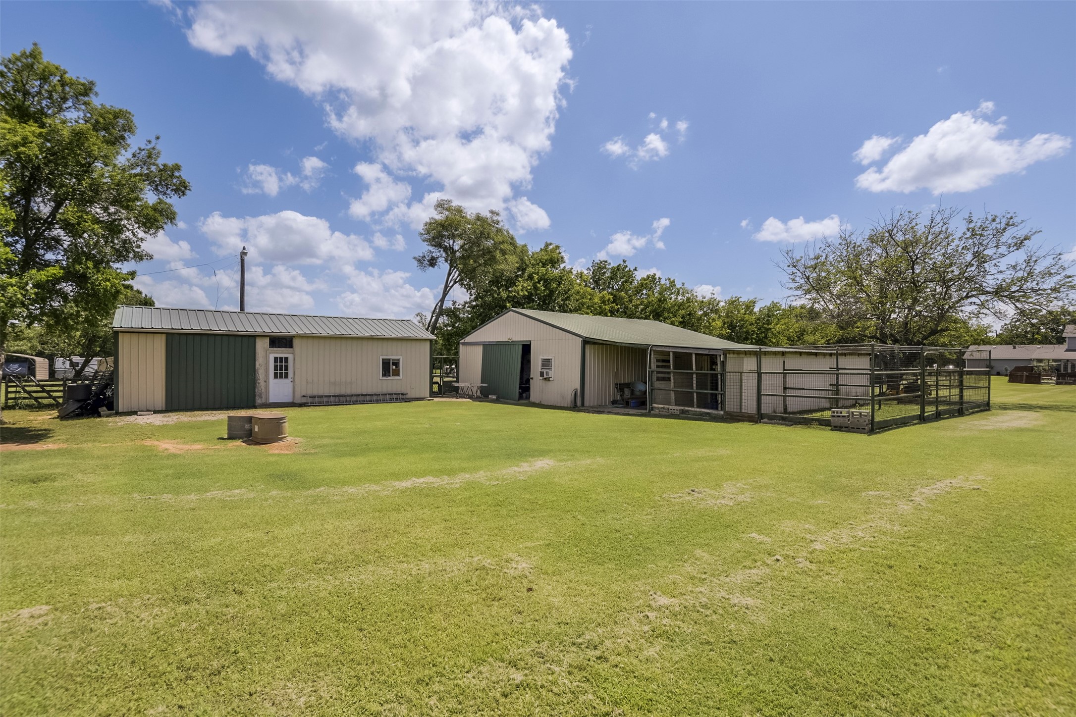 7611 Ledbetter Road Arlington TX 76001
