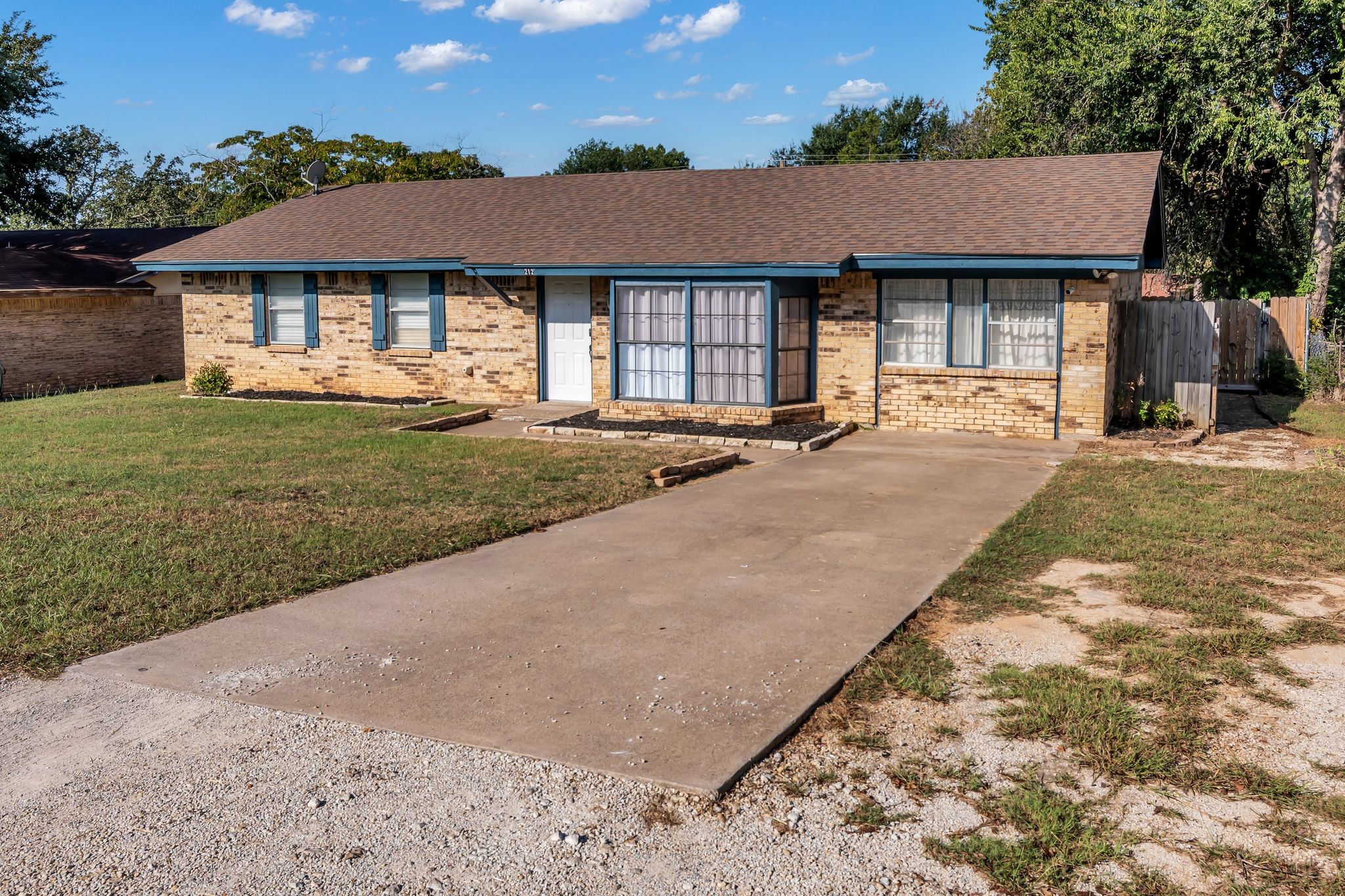 212 Mountain View Drive Azle TX 76020