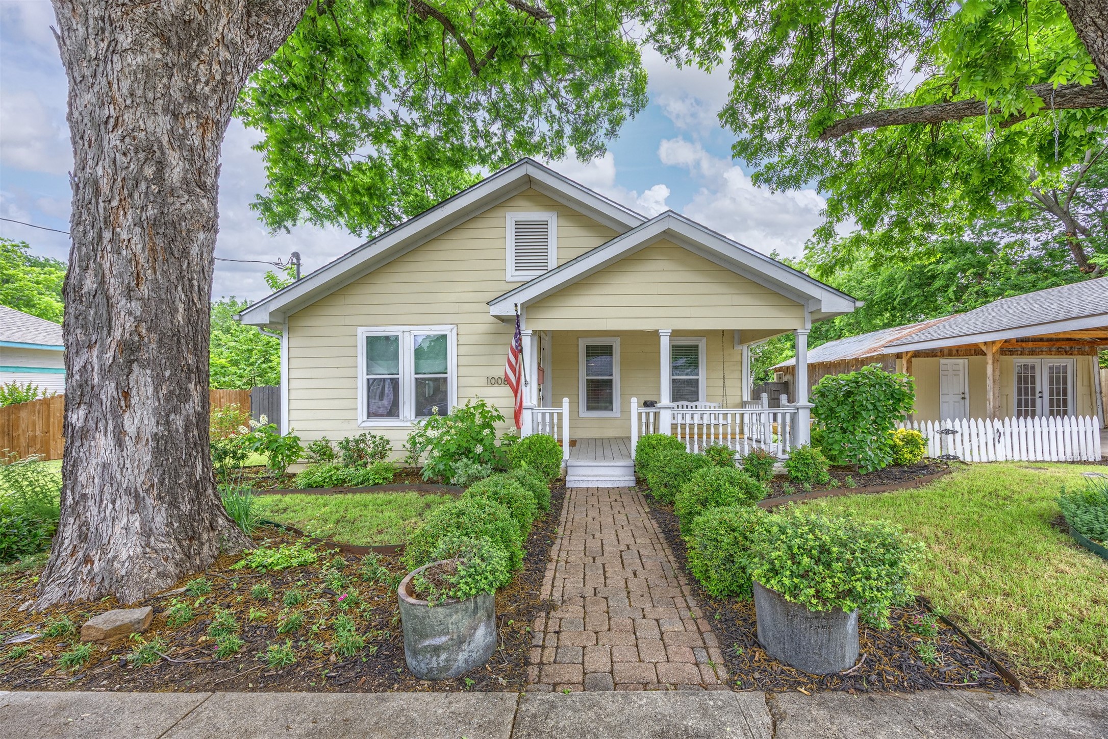 1008 Sherman Street Mckinney TX 75069