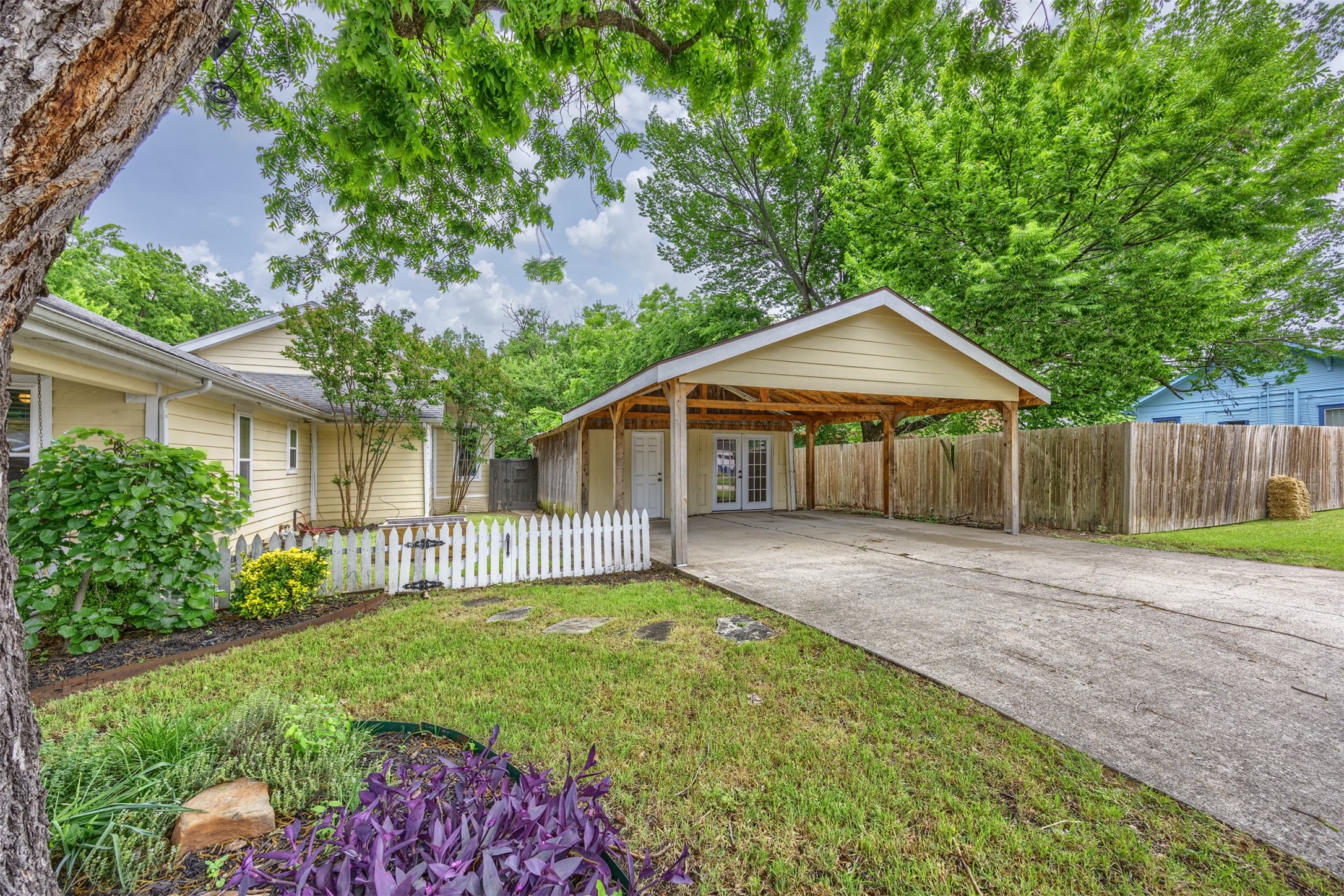 1008 Sherman Street Mckinney TX 75069
