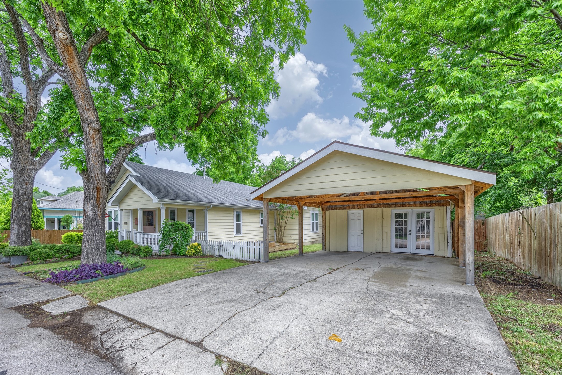 1008 Sherman Street Mckinney TX 75069