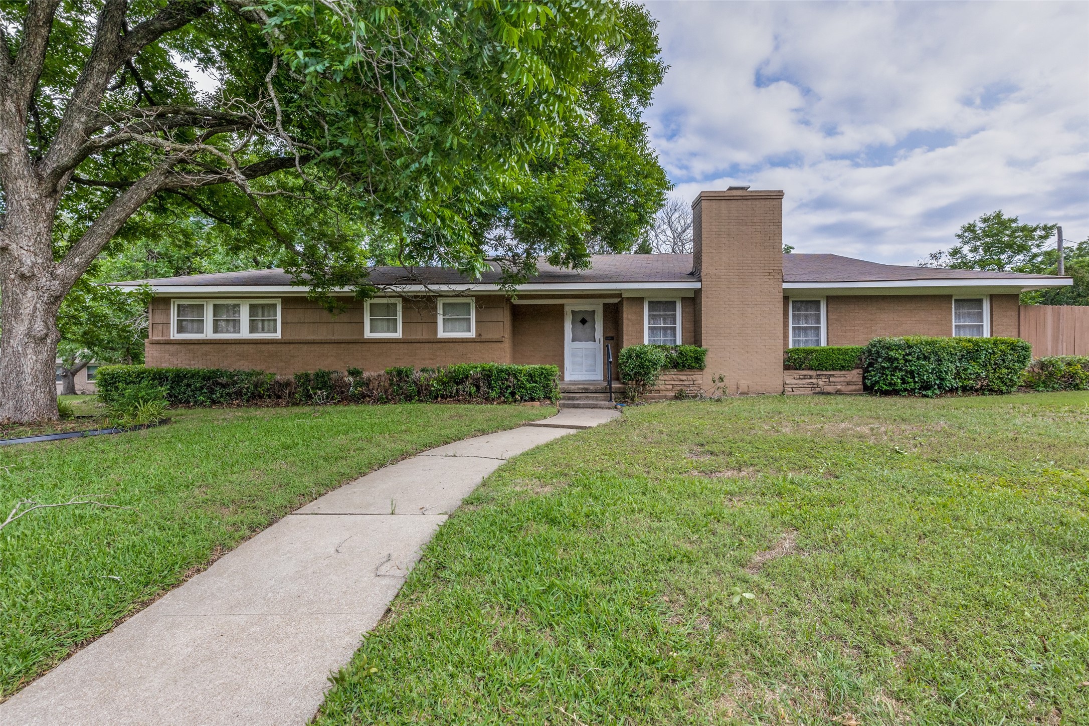3801 Shellbrook Avenue Fort Worth TX 76109