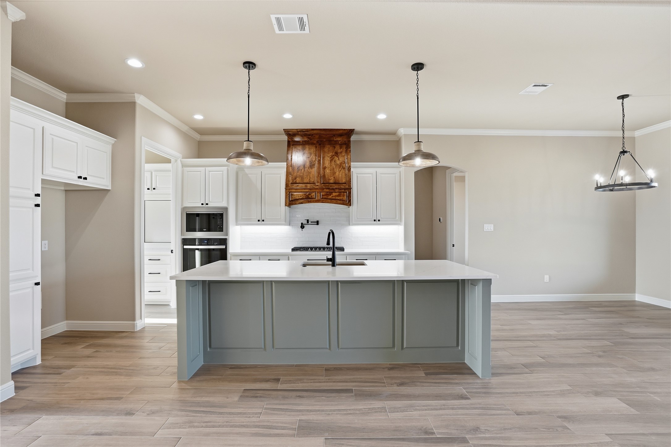 1101 Tremont Lane Granbury TX 76049