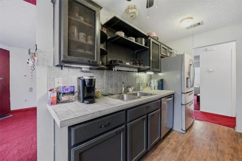 1708 Creekside Avenue Sherman TX 75092