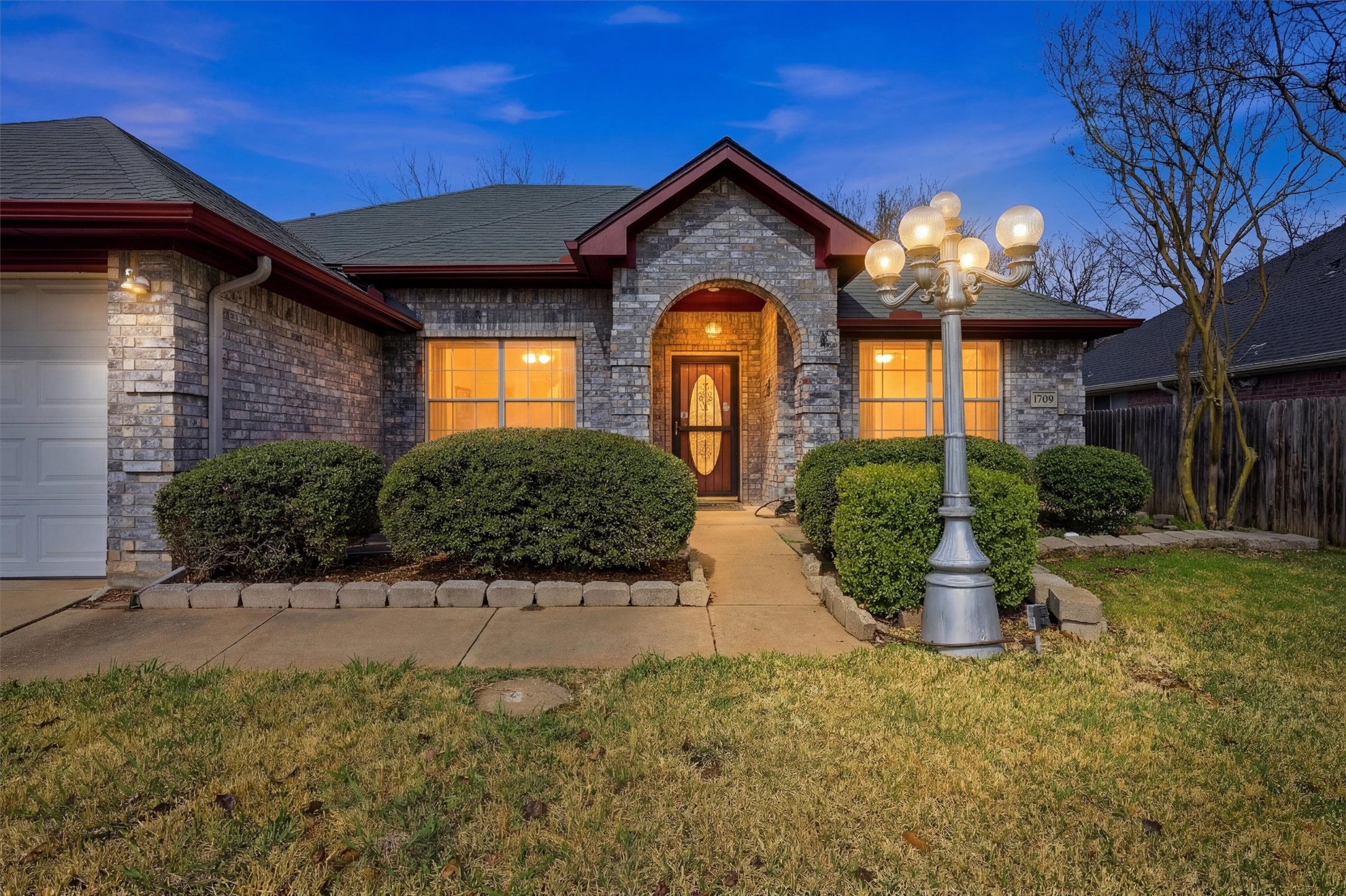 1708 Creekside Avenue Sherman TX 75092