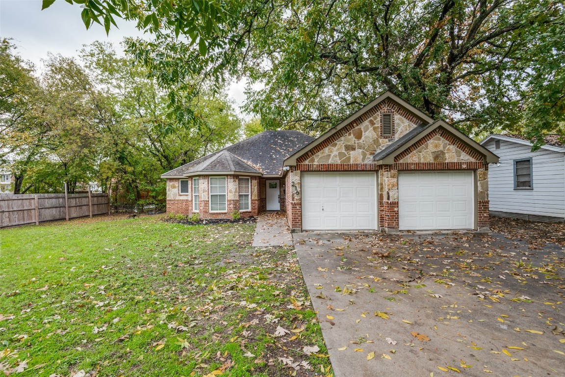 216 Clara Avenue Mckinney TX 75069