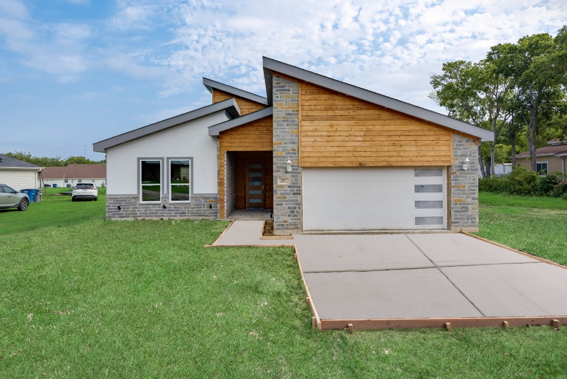 207 Beckleyside Drive Dallas TX 75241