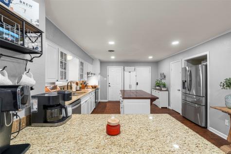 2025 W Belclaire Circle Corsicana TX 75110