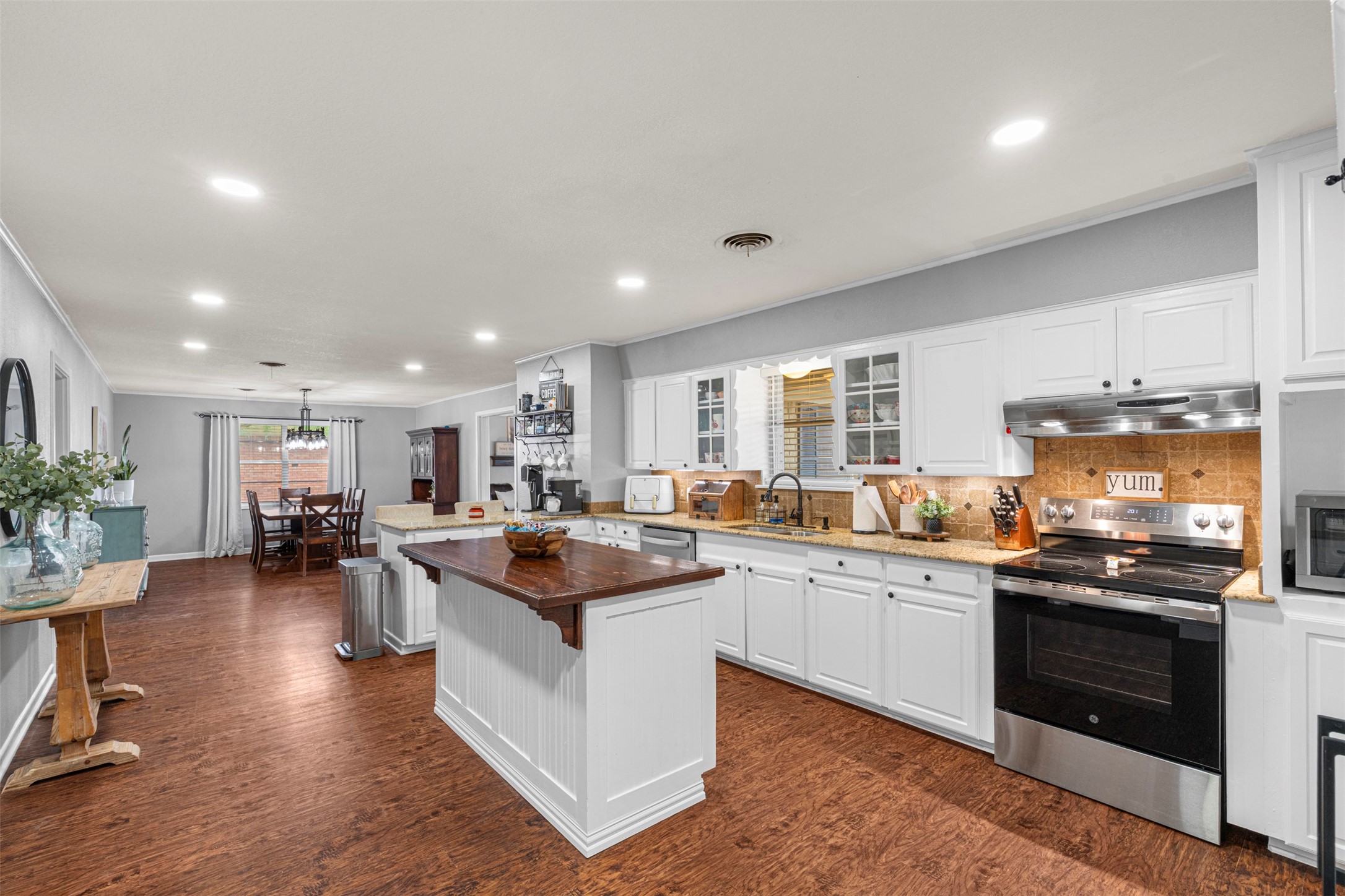 2025 W Belclaire Circle Corsicana TX 75110