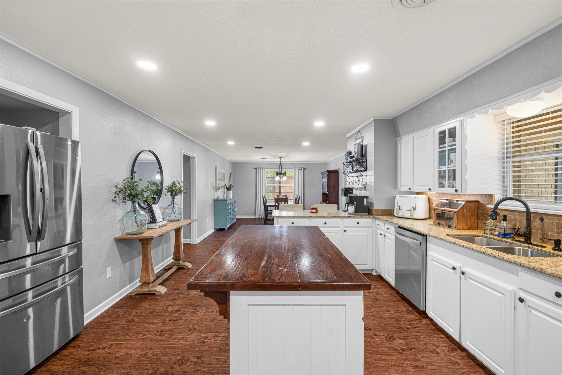 2025 W Belclaire Circle Corsicana TX 75110