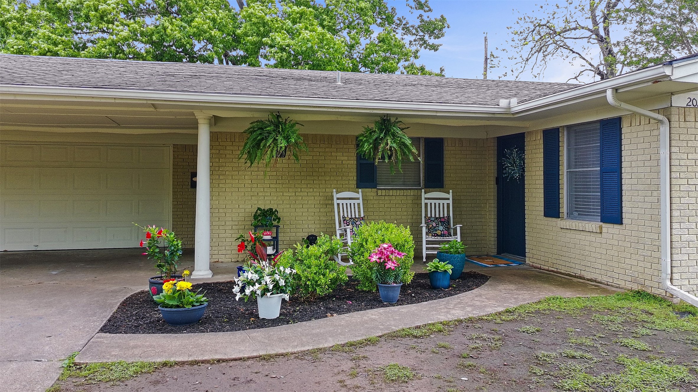 2025 W Belclaire Circle Corsicana TX 75110