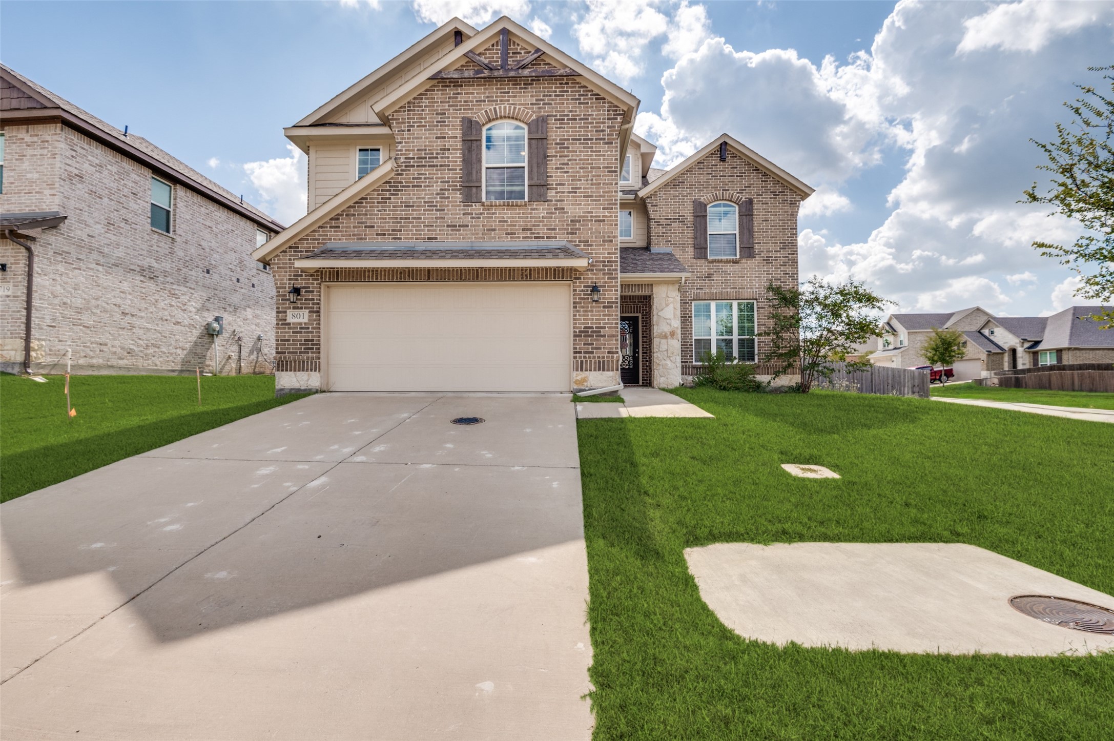 801 Woodcrest Drive Ennis TX 75119