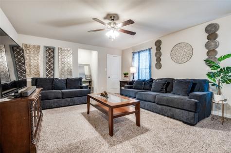 801 Woodcrest Drive Ennis TX 75119